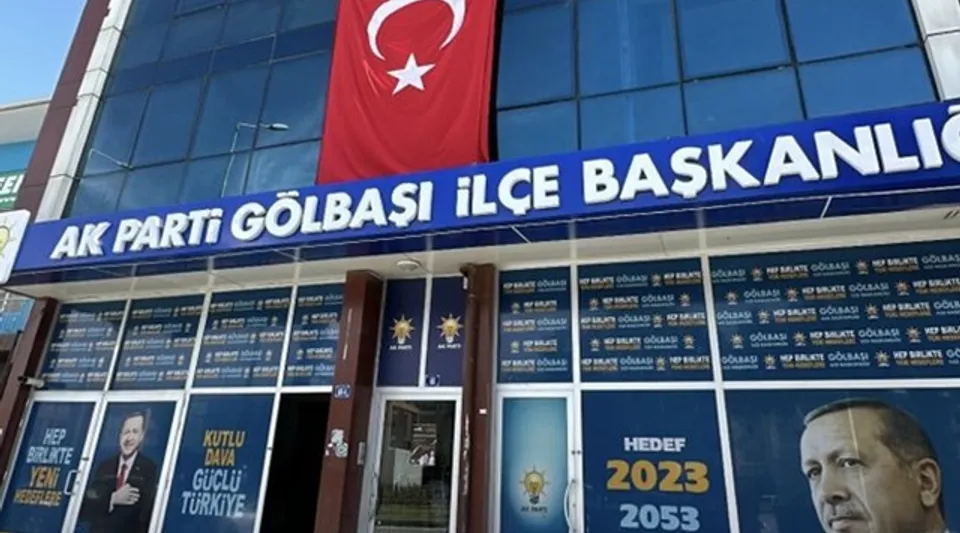 Ankara Gölbaşı'nda CHP'li 6 Meclis Üyesi AK Parti'ye Katıldı
