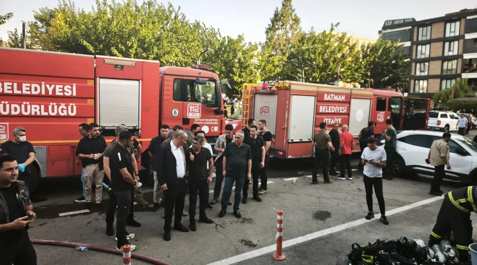 Batman'da spor salonunda çıkan yangında 2 kişi öldü, 10 yaralandı