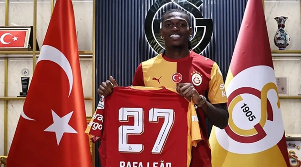 Rafael Leao, Galatasaray'ın 7. Portekizli futbolcusu oldu