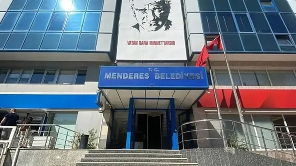 Menderes Belediye Başkan Yardımcısı Rüzgar Sönmez Yakalandı