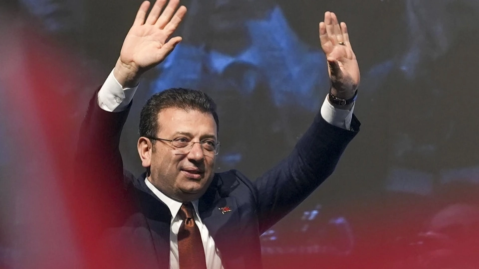 Ekrem İmamoğlu, CHP'den İstifa Ettiğini Duyurdu