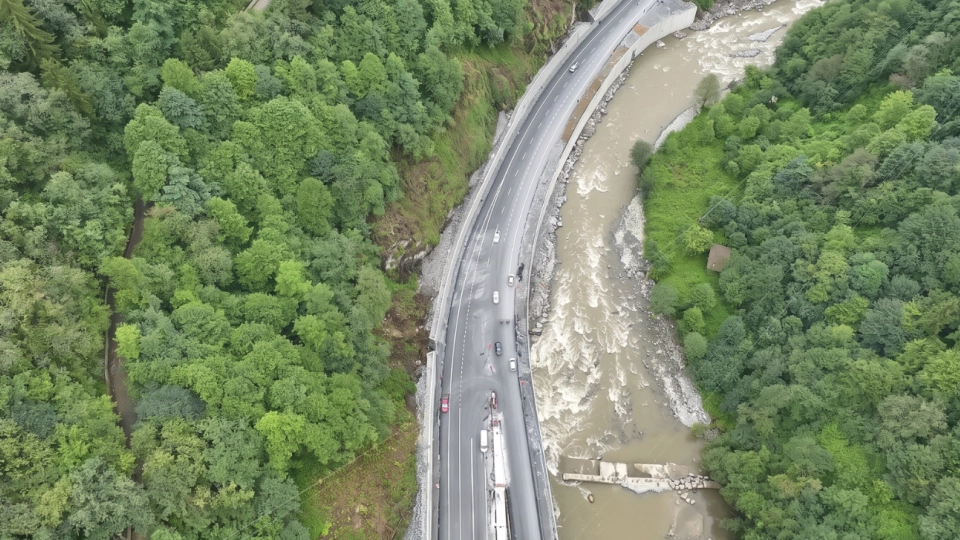 Karadeniz'de Çamlıhemşin Tüneli Pazartesi Açılıyor