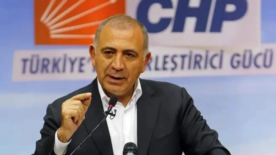 Gürsel Tekin: "Baba Evine Girmeme Kimse Engel Olamaz"