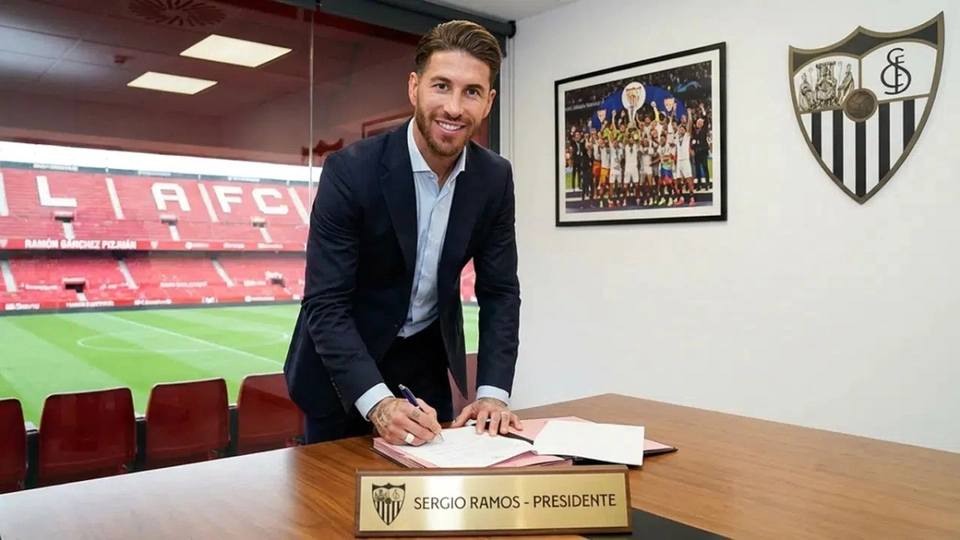 Sevilla'yı Satın Alacak Olan Sergio Ramos, Eski Takım Arkadaşını Fenerbahçe'den Transfer Etmek İstiyor