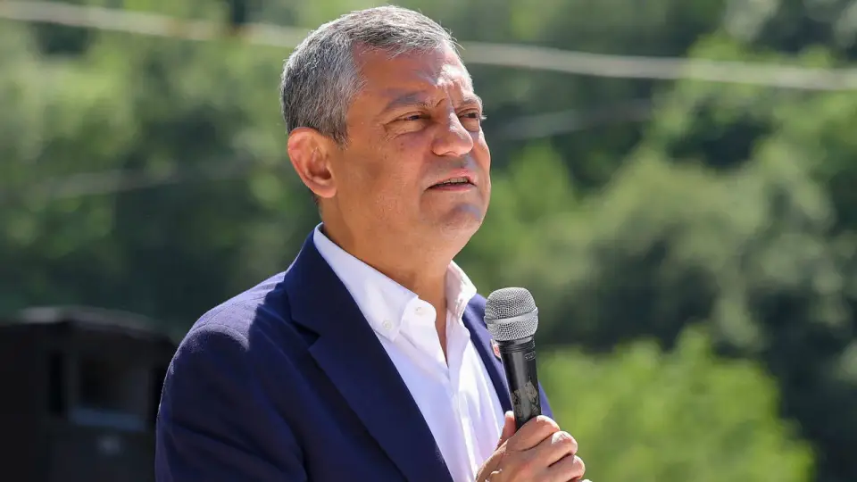 Özgür Özel Speaks at Yeni Parti’s First Party Meeting