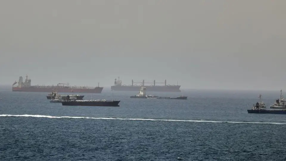 Hürmüz Boğazı’nda İki Petrol Tankeri Hedef Alındı