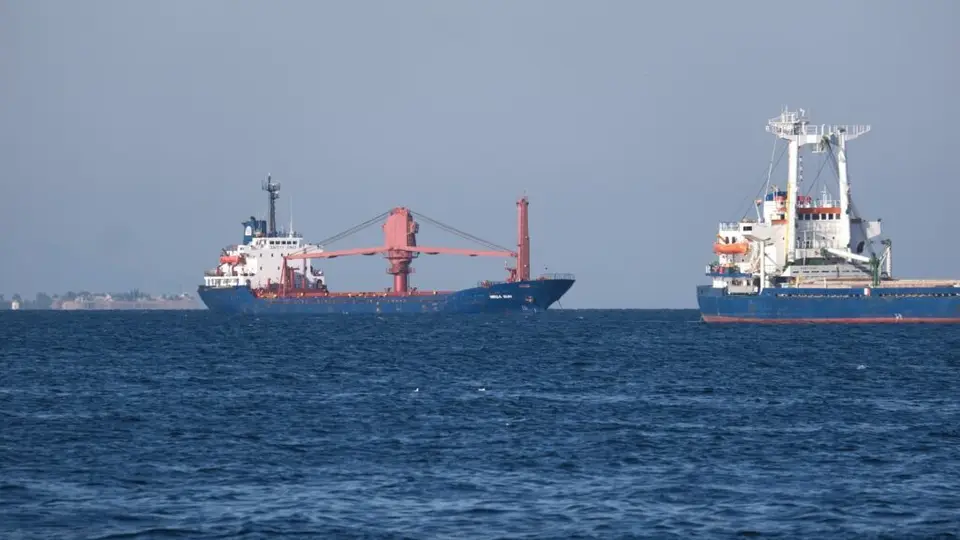 Silivri Açıklarındaki Gemi Kazası İçin Deniz Kuvvetleri Seferber Oldu