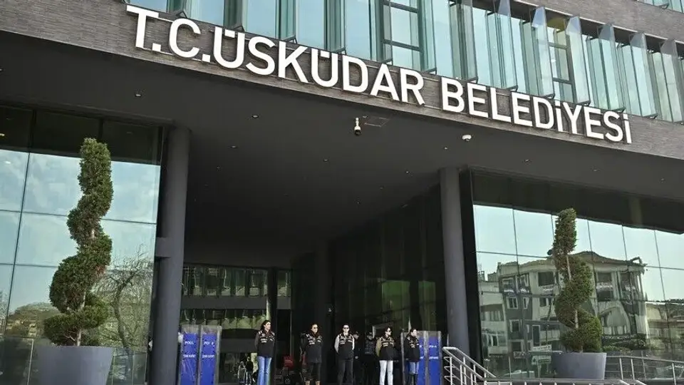 Üsküdar Belediyesi'nde ruhsat ve iskan soruşturması kapsamında 2 başkan yardımcısı gözaltına alındı