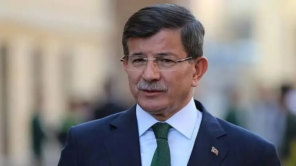 Ahmet Davutoğlu hakkında Cumhurbaşkanına hakaret soruşturması sürdürülüyor