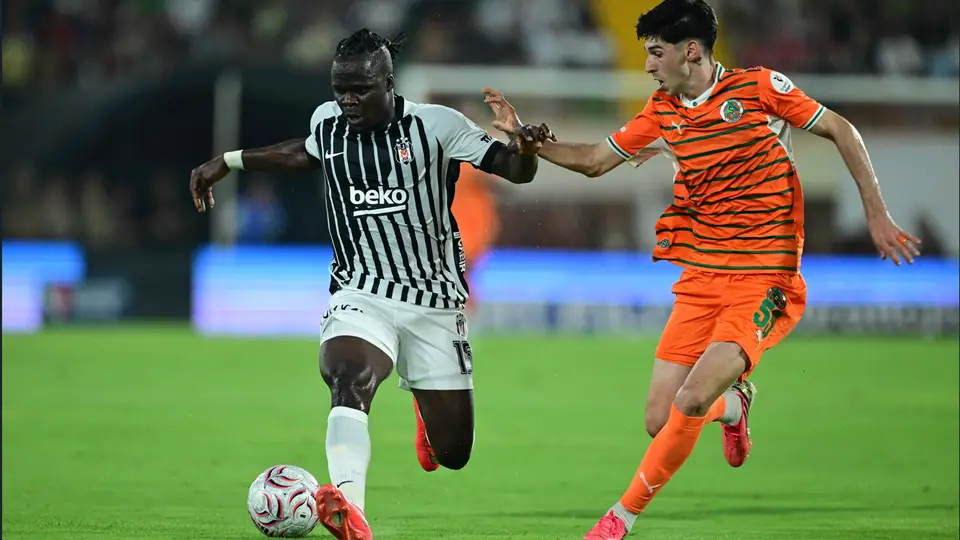 Beşiktaş, Corendon Alanyaspor'dan Ümit Akdağ'ı transfer etti
