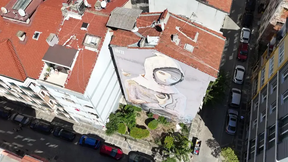 Kadıköy Yeldeğirmeni, bağımsız mahalle kültürü ve sokak sanatıyla öne çıkıyor