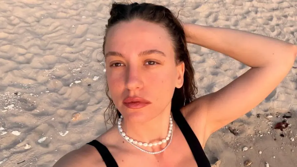 Serenay Sarıkaya'dan Kol Kası Paylaşımı