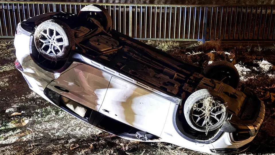 Ümraniye’de şarampole devrilen otomobilin sürücüsü hayatını kaybetti