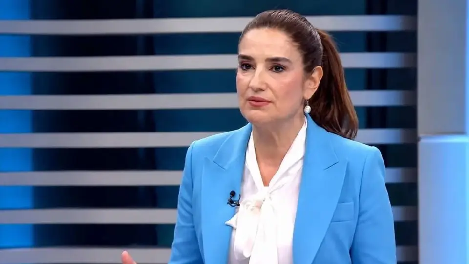Ece Güner, sağlık sorunları ve yaşadığı süreç nedeniyle siyaseti bıraktığını açıkladı