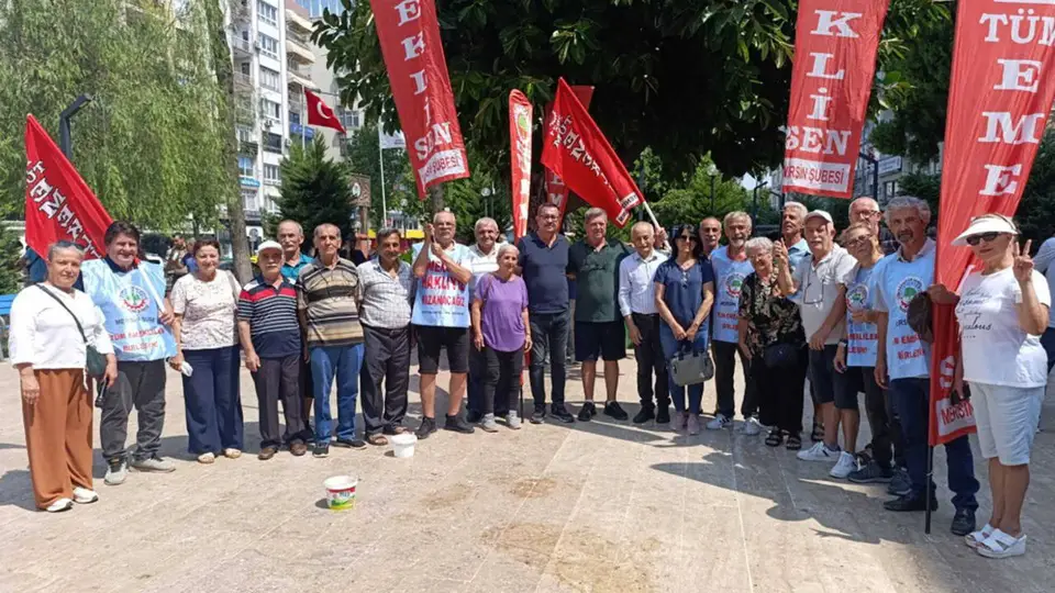 Mersin'de Emeklilerden Enflasyon Verilerine Tepki: "Yoksullukla Mücadele Ediyoruz"