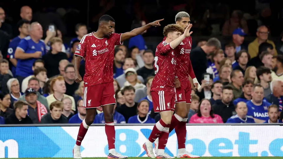 Fenerbahçe'nin rakibi Liverpool, ilk galibiyetini aldı