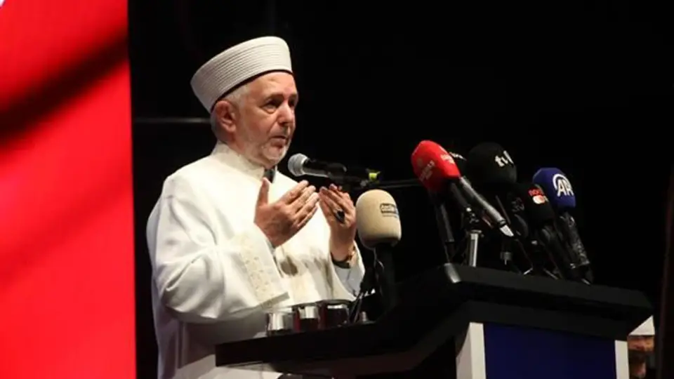 Atatürk anma programında mevlit okuyan Kocaeli İl Müftüsü görevden alındı