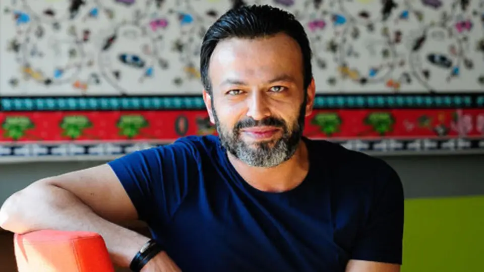 Oyuncu Serhat Kılıç için Muhsin Ertuğrul Sahnesi'nde anma töreni düzenlendi