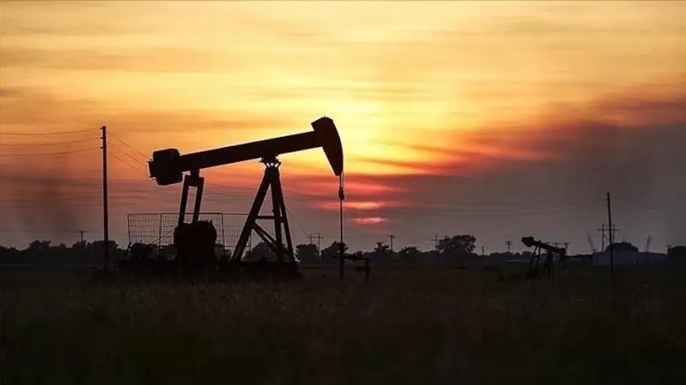 Brent oil price holds at $100 amid Middle East tensions