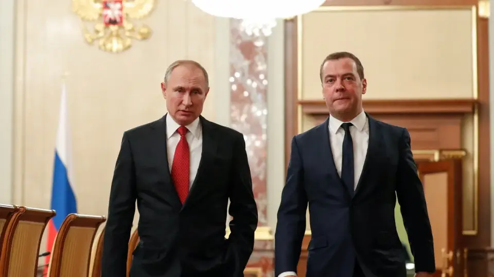 Medvedev: Nükleer destekli saldırı ortak sayılacak