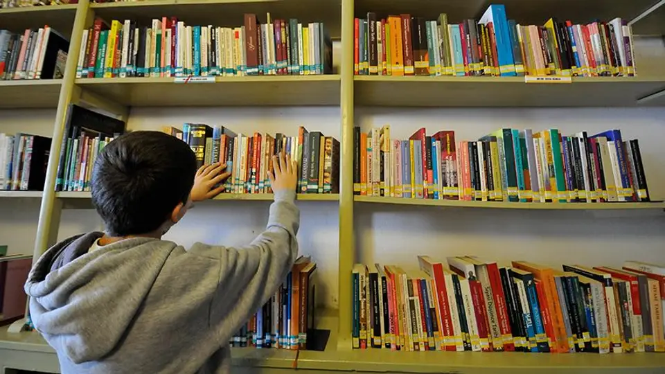 Kitap okuyanlara para ödülü: Singapur ekran bağımlılığına karşı kampanya