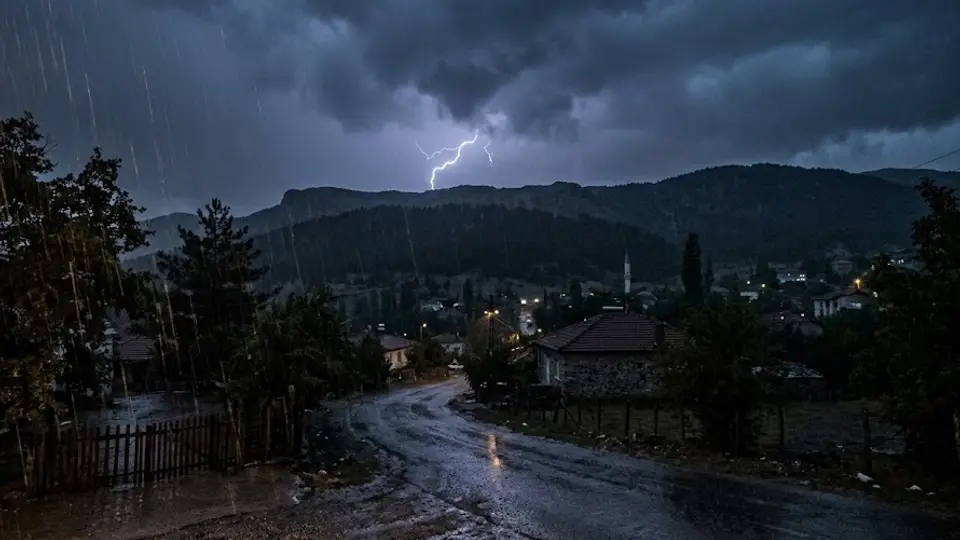 Yaz Sıcakları Yerini Yağışlara Bıraktı: 12 İl için Sarı Kodlu Uyarı