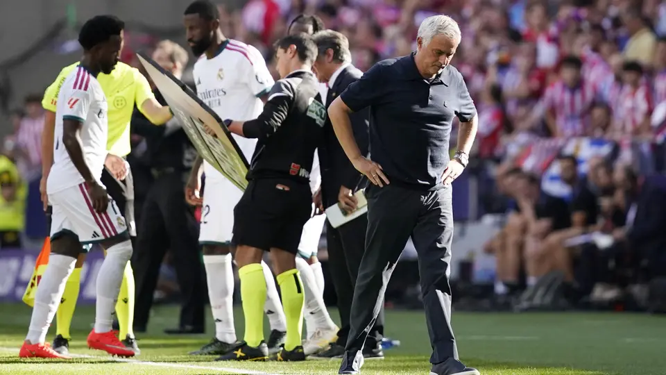 Mourinho hakeme yüklendi: 'Tecrübesi yok, zavallı bir hakem'