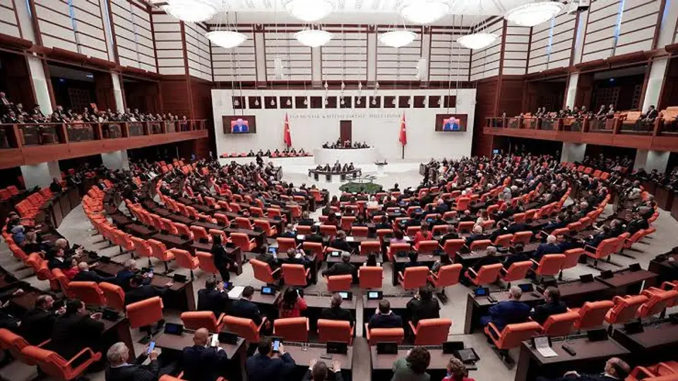 TBMM’de Yeni Yasama Dönemi Yoğun Mesaiyle Başlıyor: Yargı Reformu, İnfaz Düzenlemesi ve Sosyal Medya Masada