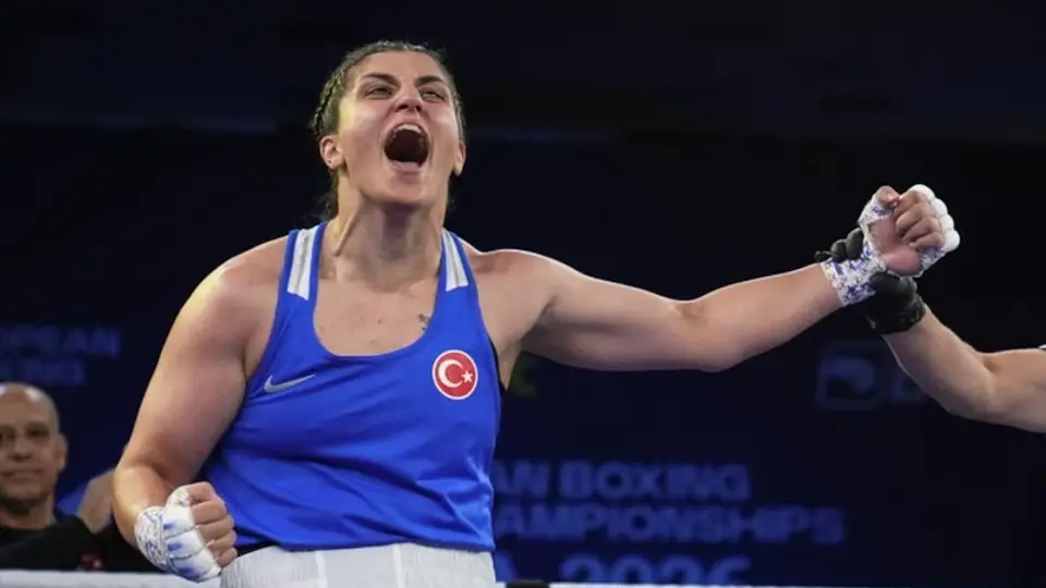 Busenaz Sürmeneli, Avrupa Boks Şampiyonası'nda finale çıktı