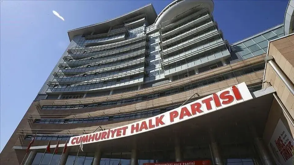 Mansur Yavaş'ın istifasının ardından Ankara'da iki belediye başkanı daha CHP'den ayrıldı