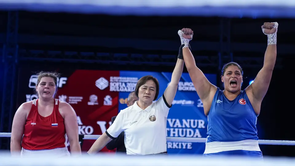Hatice Akbaş, Avrupa Boks Şampiyonası’nda madalyayı garantiledi