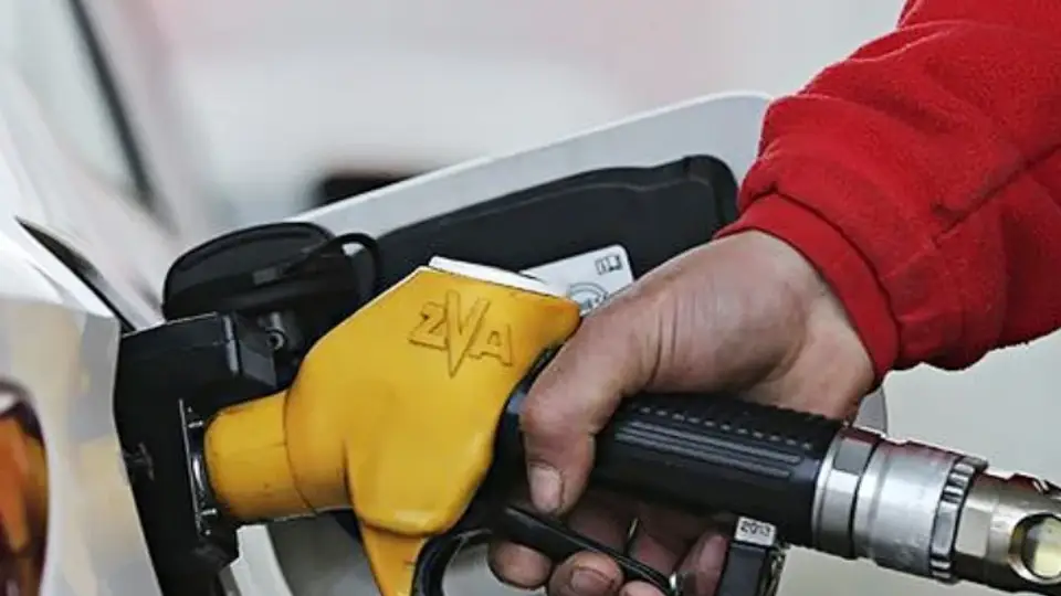 Motorine 2.55 lira zam geldi: Akaryakıt fiyatları güncellendi