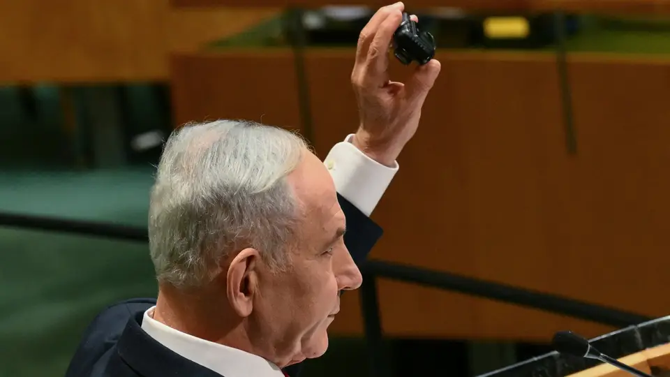 Netanyahu BM'de çağrı cihazı kullandı