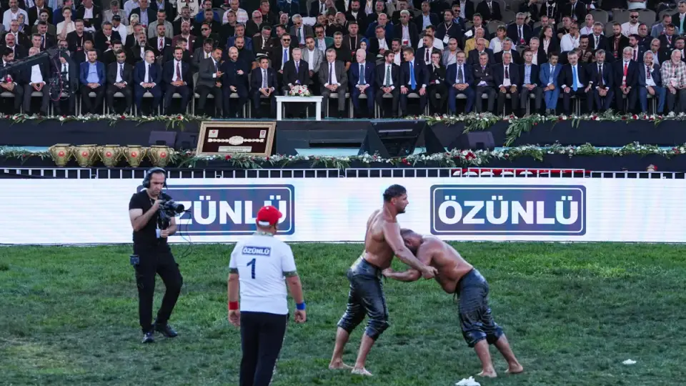 Cumhurbaşkanı Erdoğan, Yağlı Güreş Cumhurbaşkanlığı Kupası'nı izledi