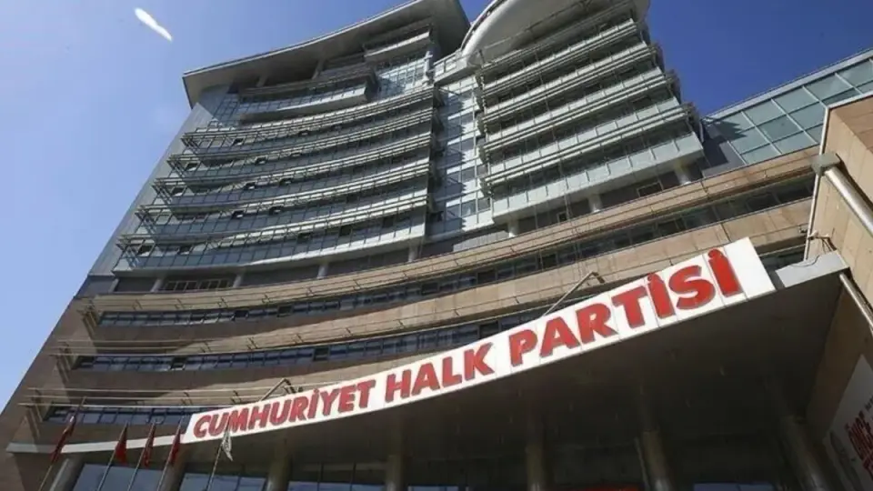 CHP, Kadıköy, Sancaktepe ve Sarıyer belediye başkanlarını ihraç etti