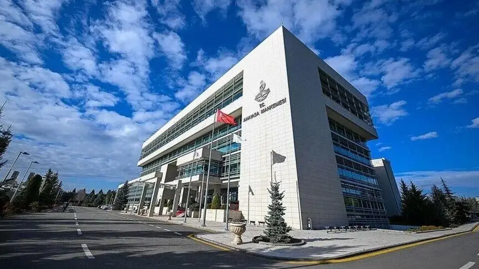 Anayasa Mahkemesi, boşanma sonrası süresiz yoksulluk nafakası hükmünü iptal etti