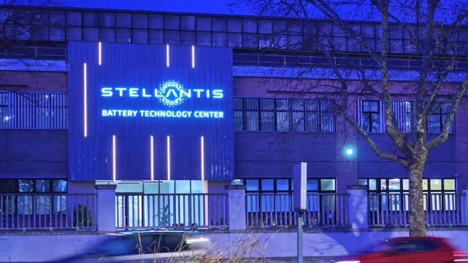 Otomotiv devinde tedarik sorunu: 4 fabrikada üretim duracak