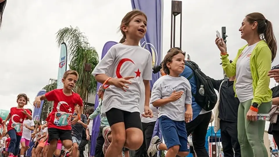 Bodrum'da 9. Uluslararası Yarı Maraton başladı: Madalyalar özel gereksinimli çocuklar tarafından hazırlanıyor