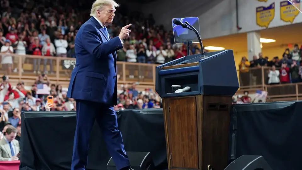 Trump yaz saati tartışmasında senatörün numarasını paylaştı