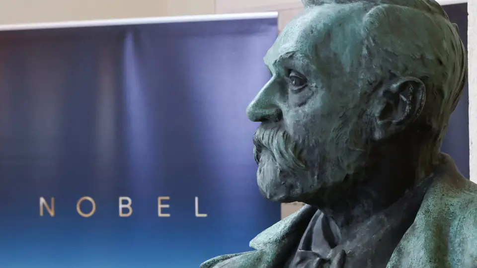 2026 Nobel Tıp Ödülü, ışıkla kontrol edilen iyon kanalları ve optogenetik alanındaki keşifleri nedeniyle Karl Deisseroth, Peter Hegemann ve Georg Nagel'e verildi