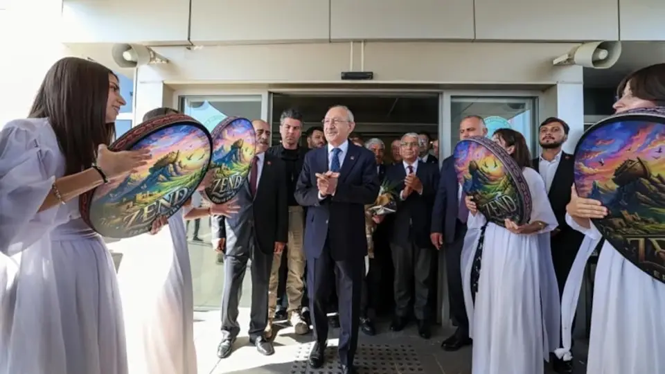 CHP Genel Başkanı Kılıçdaroğlu, Şırnak'ta Kürtçe türkülerle karşılandı