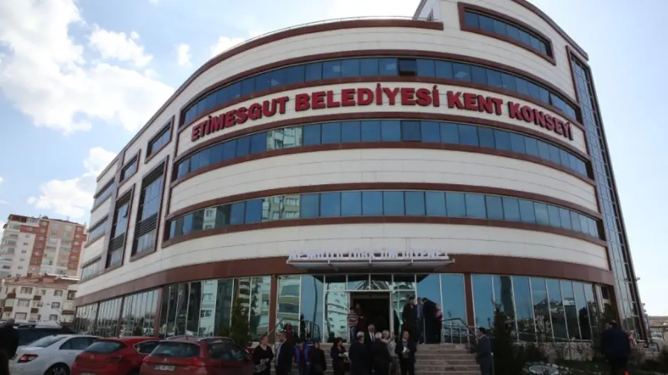 Etimesgut Belediyesi'ne operasyon: 25 gözaltı
