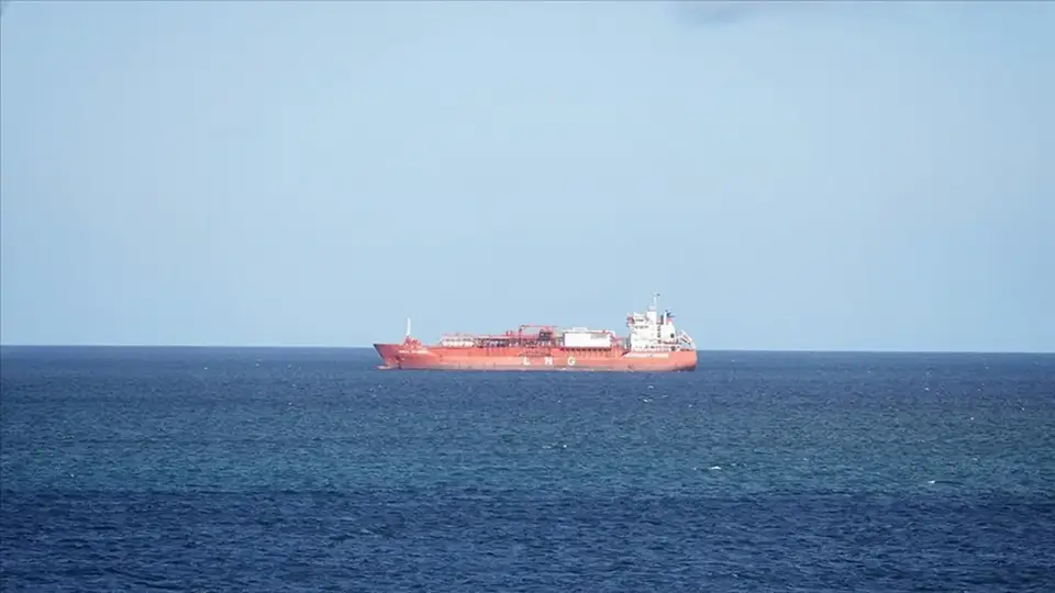 Hürmüz Boğazı’nda 4 ticari gemiye şüpheli saldırı