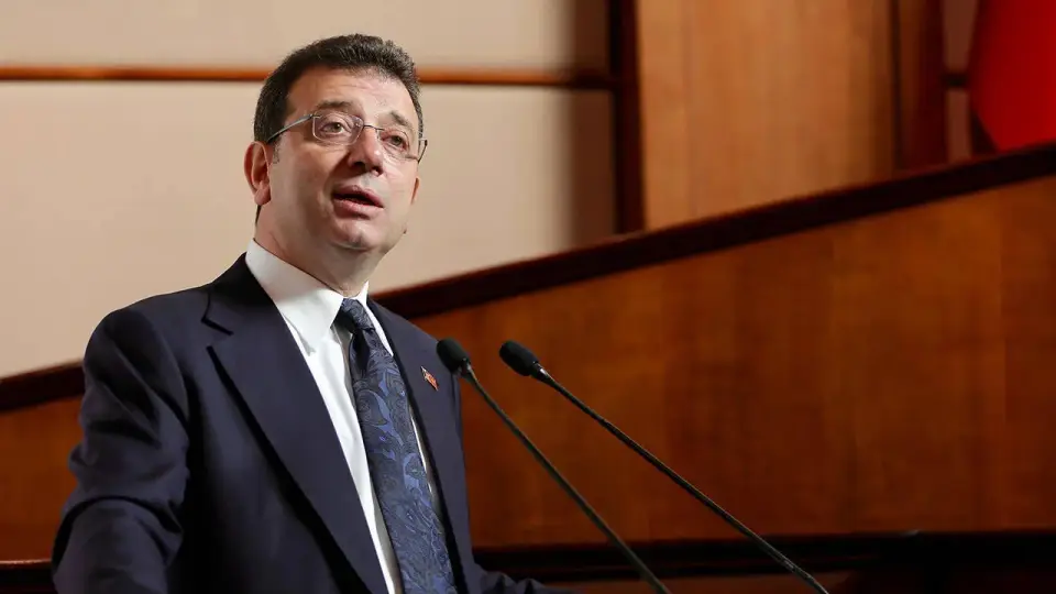 Ekrem İmamoğlu'na kamu görevlisine hakaret suçlamasıyla soruşturma başlatıldı