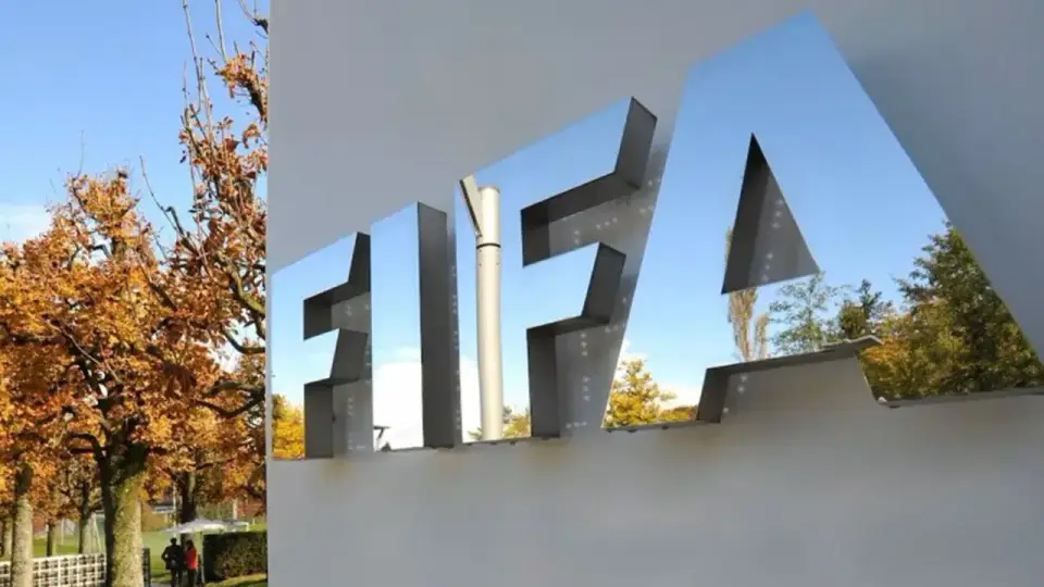 FIFA'dan Süper Lig ekibine transfer yasağı!