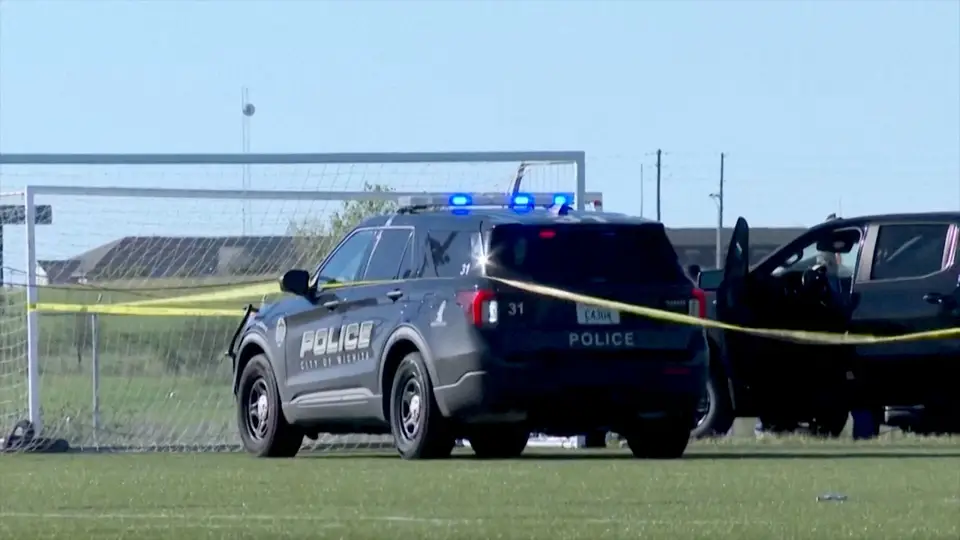 Kansas'ta araç futbol sahasına daldı: 2 kişi öldü