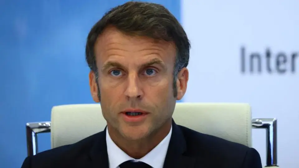 Macron’dan Fransa'daki Şiddet Olaylarına Sert Tepki: "Cumhuriyeti Devirmeye Çalışanlar Bedelini Ödeyecek"