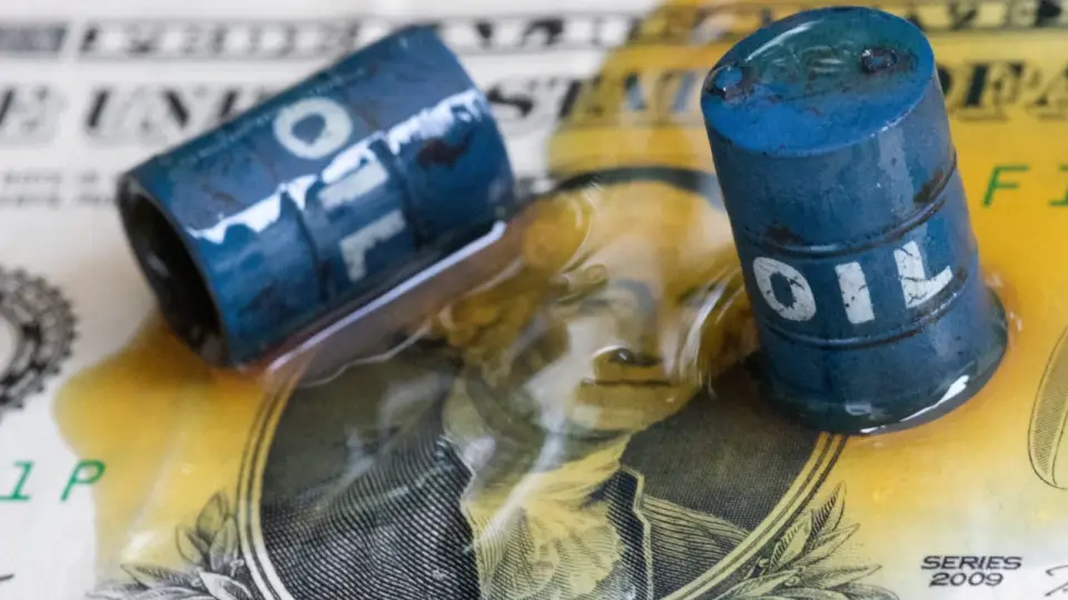 Brent petrol fiyatları beş ayın zirvesine yakın: Jeopolitik riskler destekliyor