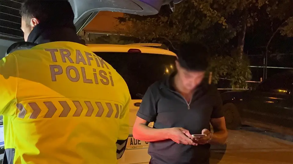 Kayseri'de Alkollü Sürücü Polis Ekiplerine Araç Sürdü, Tehdit Etmekle Suçlandı