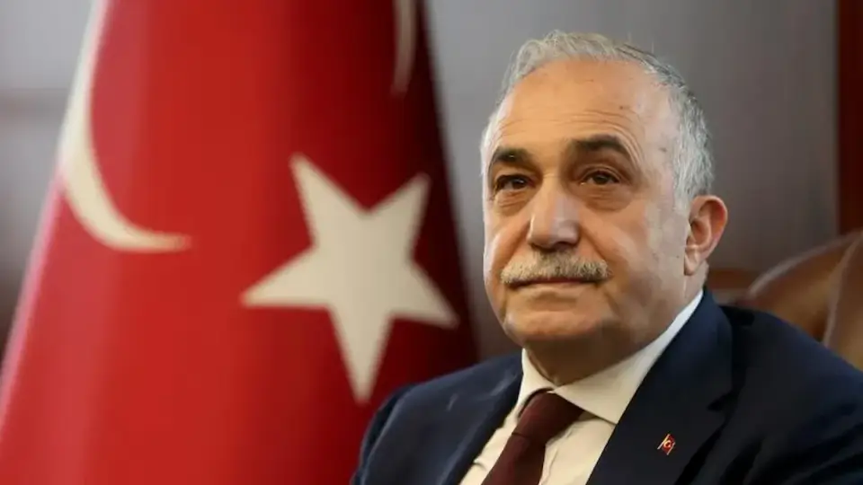 Ahmet Eşref Fakıbaba, İYİ Parti’den ve milletvekilliğinden istifa etti